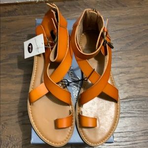 Universal thread goods co. Maribella